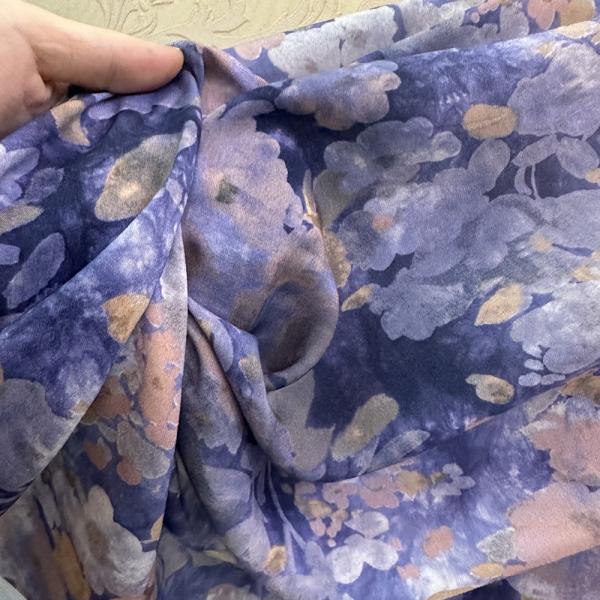 100 Viscose Printed Floral Designed Rayon Silk Feeling Fabric For Suit Women Dress Garment