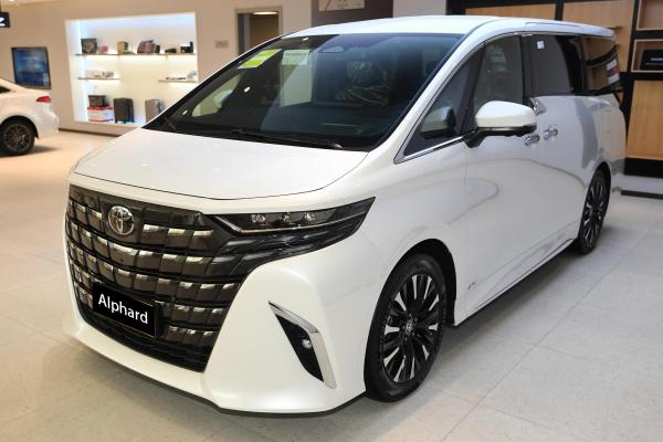 Alphard 2023 2.5L smart hybrid dual premium gold version deposit to-yota alphard 0km used car 2023 2024