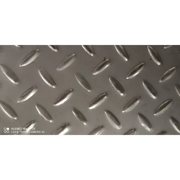 304 Stainless Steel Cold Rolled Polished Surface Embossed Checkered Plate for Press Stamping