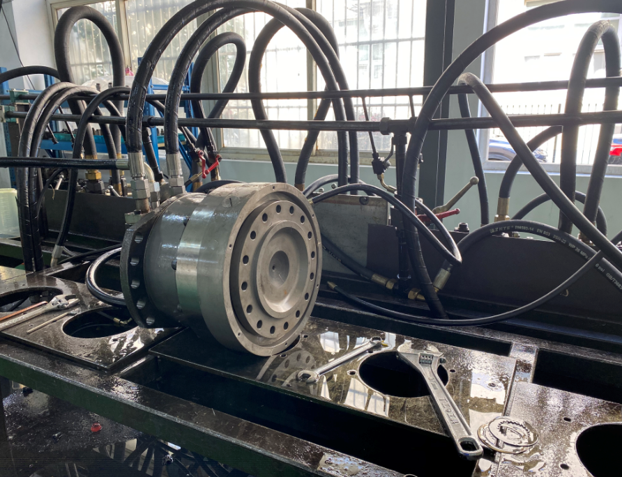 Poclain Mk35 Hydraulic Piston Motor For Volvo Road Roller Final Drive Motor