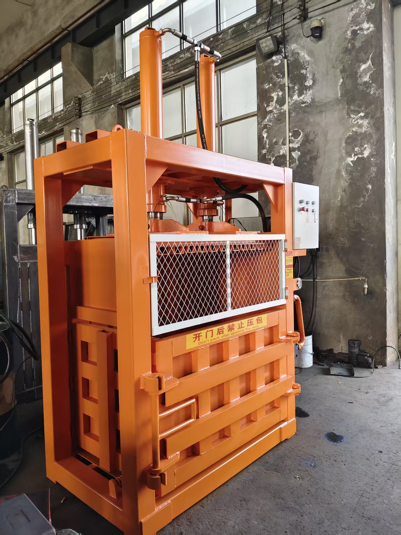 Ultra Compact 220V Hydraulic Baler Machine Paper Scrap Baling Machine