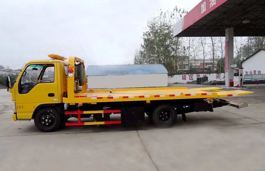 Japan 5ton Flatbed Towing Truck , Full Landing Flat Bed 4ton Wreckers Tow Trucks