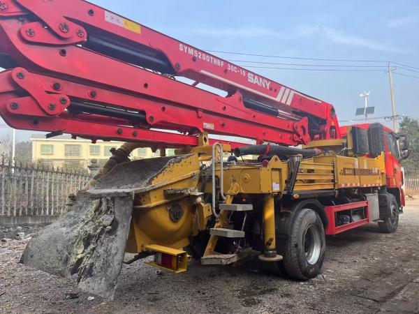 Remanufactured Boom Concrete Pump Trucks 25m 5Mpa For Buildings