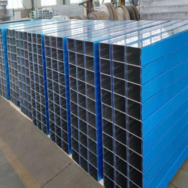 500kg Load Capacity Solid Cable Tray for Wall Mount Installation