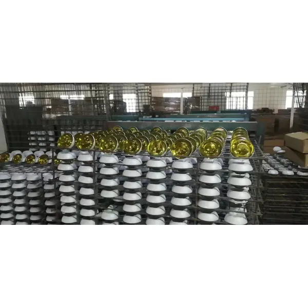Road Stud reflective road marker  White High Compressvie Reflectors Tempered Reflective Glass Road Stud