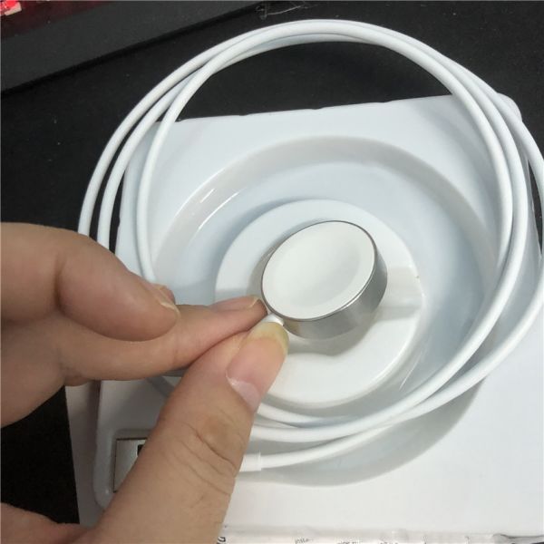 ABS blanco Qi del cable magnético inalámbrico del cargador del 1m para el reloj 1 2 3 4 5 6