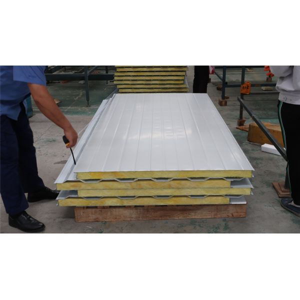 Corrugated Steel Glass Wool Sandwich Wall Panel Fireproof Glass Wool Sandwich Wall Panel For Prefab House