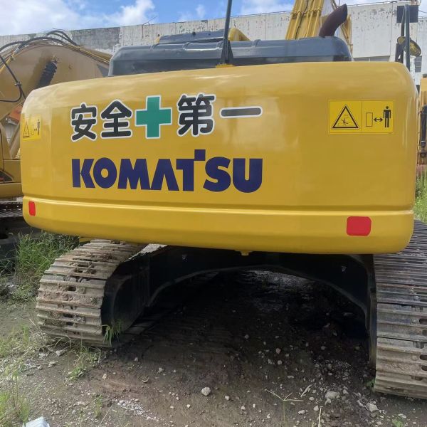 Excavateur Komatsu PC240 de seconde main avec une capacité de seau de 1,2 m3 en excellent état