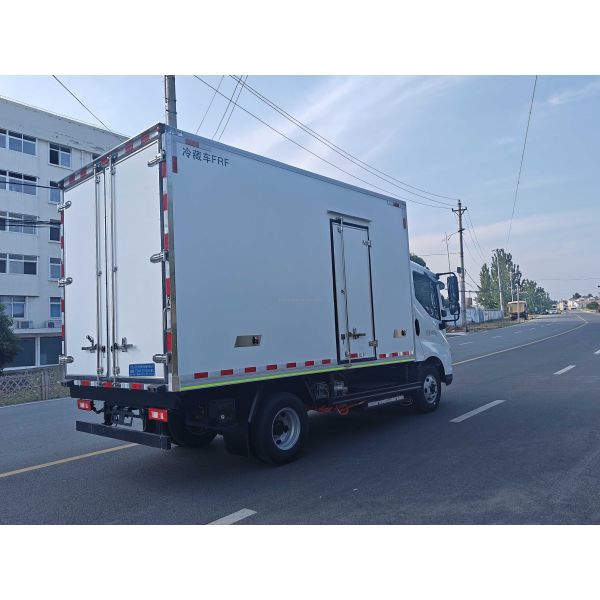 Camion frigorifique électrique pur panneaux FRP avec porte latérale