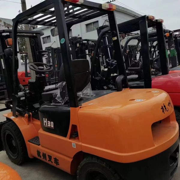 Dependable Hangcha H30 Hangzhou Diesel Used Forklift with 5570 KG Weight