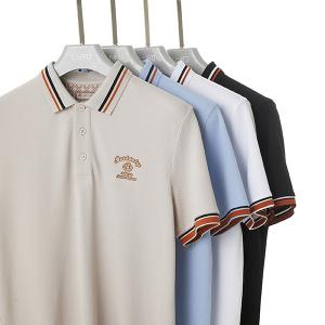 Camiseta branca masculina em algodão pesado com cores e impressão personalizadas