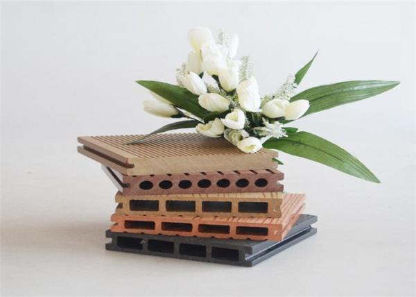 UV-resistenting Durable Wood Plastic Composite Decking Boards
