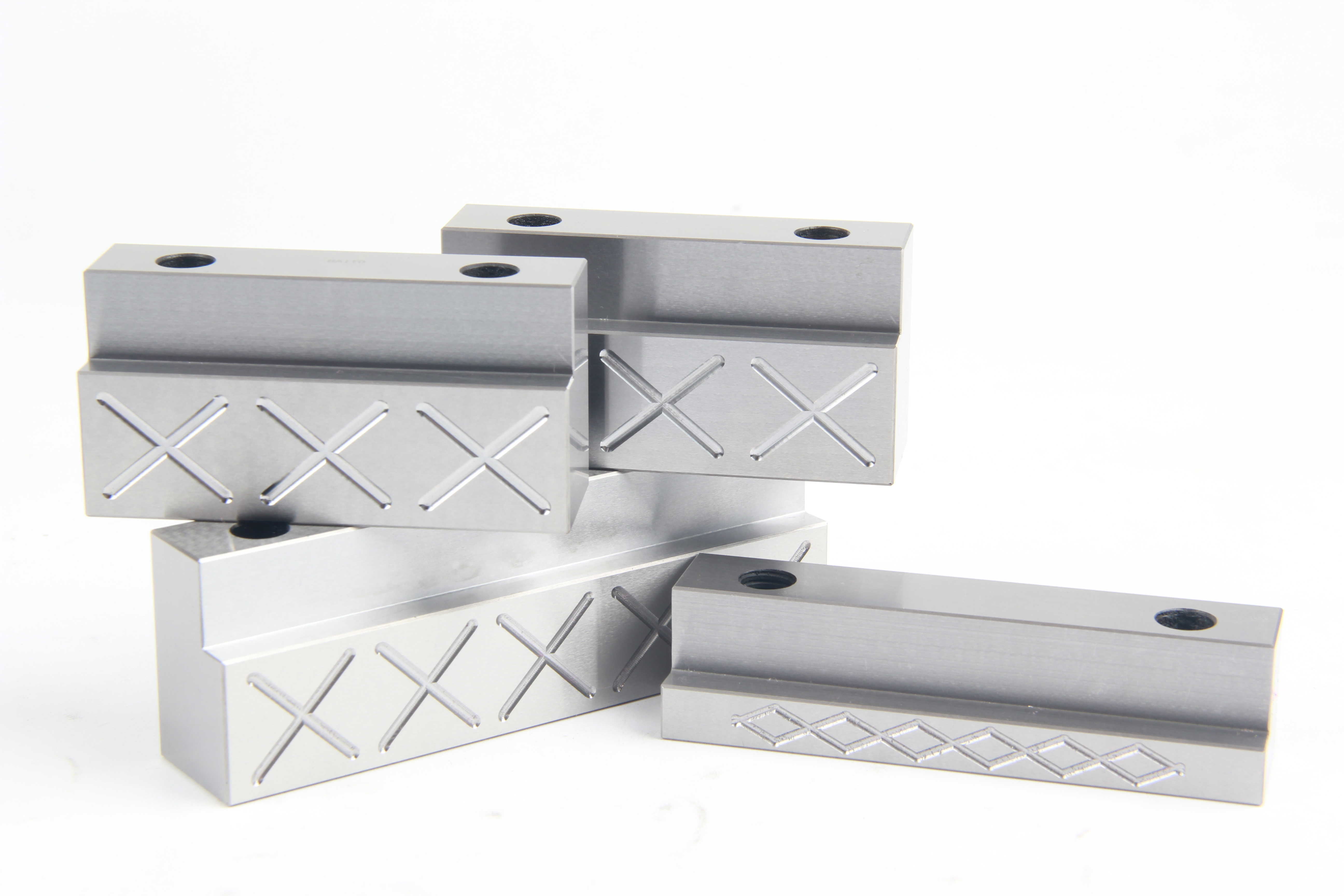 Подгонянный подвергать механической обработке CNC инструмента H13 стальной обрабатываемый для частей прессформы