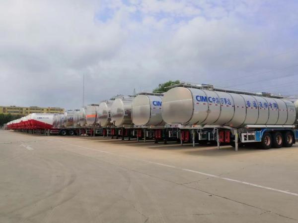 CIMC Camion pétrolier diesel d'occasion Camion 6x4 roue motrice Transmission manuelle Huile d'eau stockage chimique ravitaillement en acier stockage
