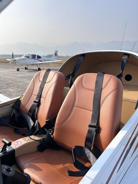 2025 ODM Customized Made in China Aircraft Agriculture Aerial Survey Training Medium-distance Travel Airplane