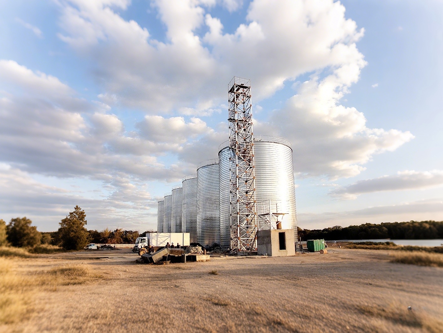 Cylindrical Corrosion Resistant Spiral Folded Silo Tank For Grain Storage