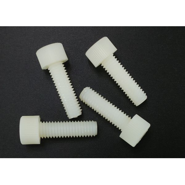 M6六角形のソケットのコップの頭部のプラスチック帽子ねじナイロン白い締める物DIN 912