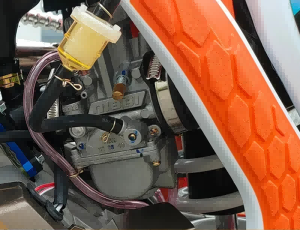 Carburetor MT250cc Euro 4 Strong Power Two Stroke Motorcycles With CNC Inverted Suspension