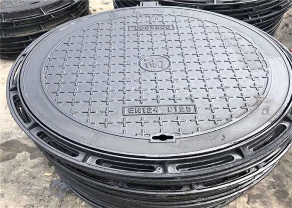 Standard SizeDuctile Iron Manhole Cover Epoxy Painting Round / Square Shape