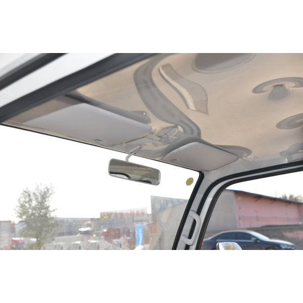 Малые грузовые грузовики SAIC Легкий грузовик Оградительная коробка 4 метра Одноосевой дизельный двигатель 95 л.с.