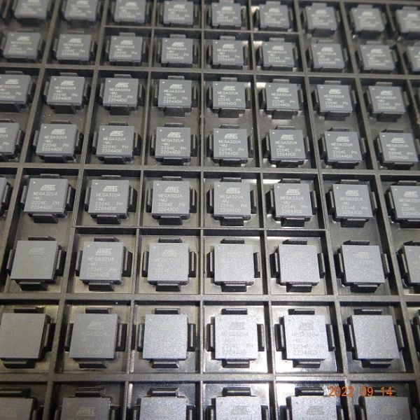 SRAM ATMEGA32U4-MU 最小の Atmega チップ 8 ビット マイクロコントローラ