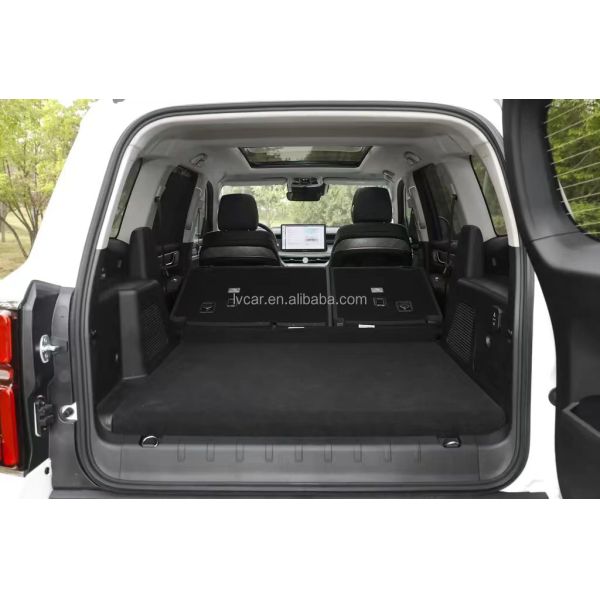 R19 Tire Size Tank 500 Large SUV Second hand 0km Car with Automatic Air Conditioner