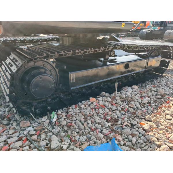 Использованный экскаватор Hitachi ZX70 с 4,17 м максимальной глубиной копания и 6,32 м радиусом копания
