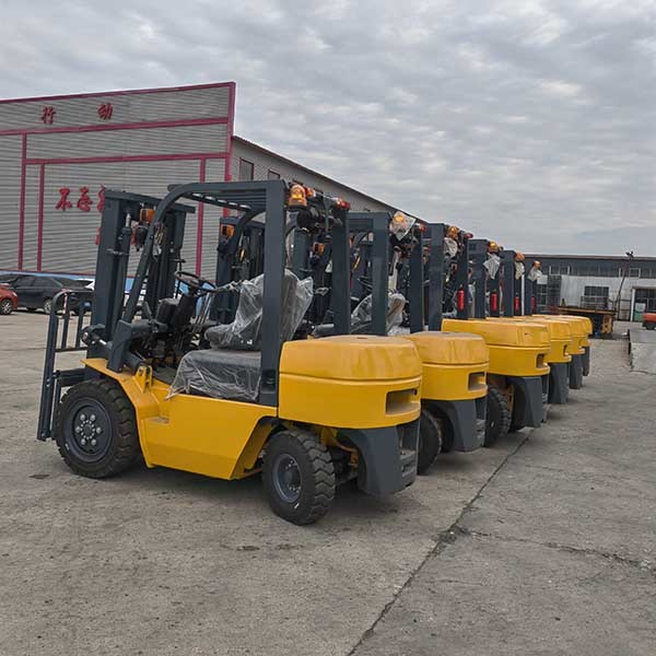 Orange 2.5 Ton Forklift Diesel Chinese Engine FFL Mast Diesel Operated Forklift