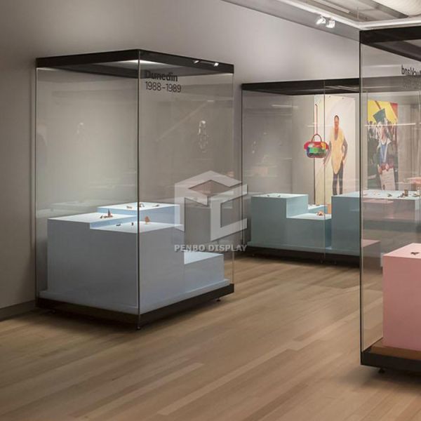 MDF Museum Display Showcase 12mm Tempered Glass Spray Painting