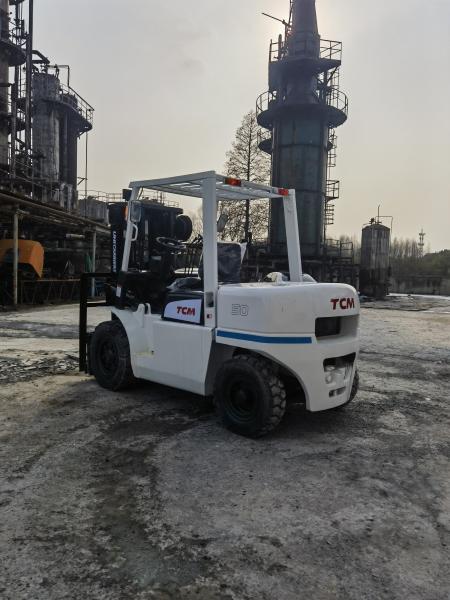Powerful Diesel Engine 5 Ton TCM 3stage 4.5m FD100 DF50 FD70 Used Forklift in Japan
