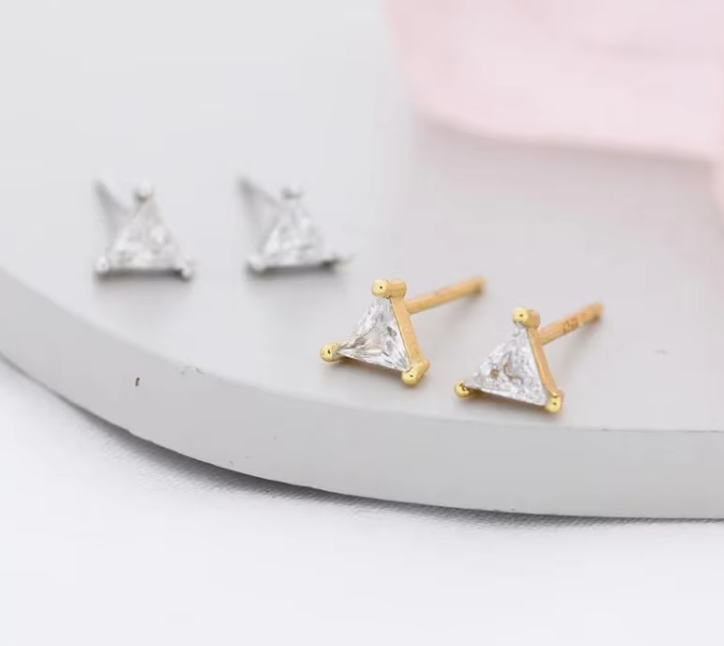 925 Sterling Silver Jewelry en gros Minimaliste Petit 925 Sterling Silver Zircon Stud Boucles d'oreilles ornées Boucles d'oreilles pour femmes