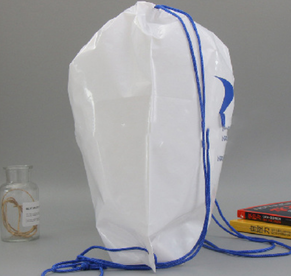 Сумки Drawstring сумки рюкзака веревочки двойного слоя CPE PE на открытом воздухе спорт пластиковые