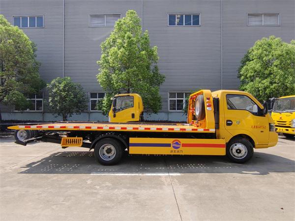 Dongfeng 3ton 4x2 Small Flat Low Bed Towing Truck Price