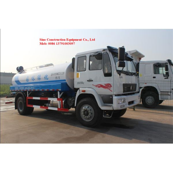 Sinotruk Howo 4x2 Liquid Tanker Truck 15000L Water Sprinkler Truck