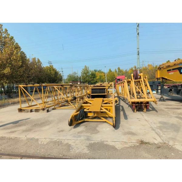 XGC150-1 5 Shaft Number Crawler Crane with 130 Tons Lifting Capacity at Affordable