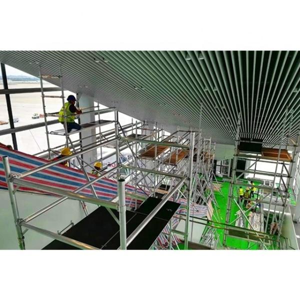 Tour d' échafaudage mobile CE, tour d' accès en aluminium pour l' entretien des escaliers mécaniques