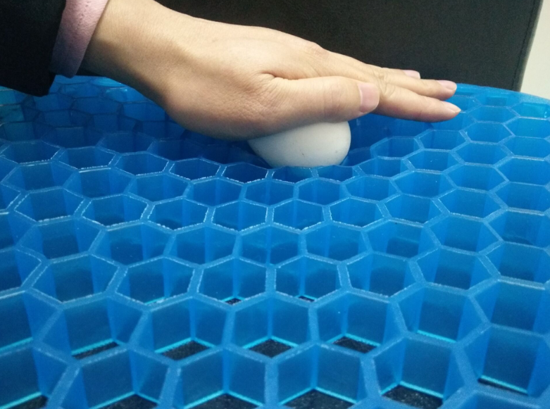 Pressure Sore Relief Car Seat Support Cushion , Customized Soft Gel Cushion