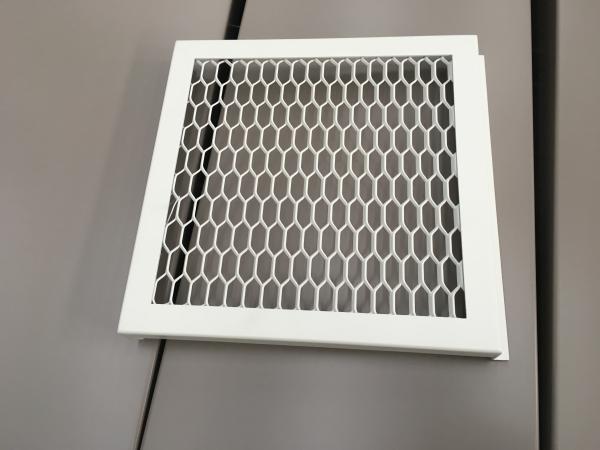 Tolérance en aluminium de poinçon de panneau de vague de revêtement blanc de la couleur PVDF de RAL 9016 +/- 0,01 -- 0.05mm