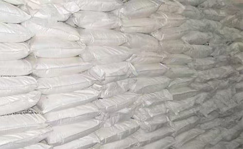 nitrate de potassium KNO3 poudre transparente incolore ou blanche Largement utilisée dans divers domaines