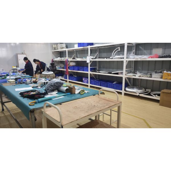 El pétalo del hospital formó el solo funcionamiento de funcionamiento Shadowless quirúrgico de la cabeza LED de la lámpara