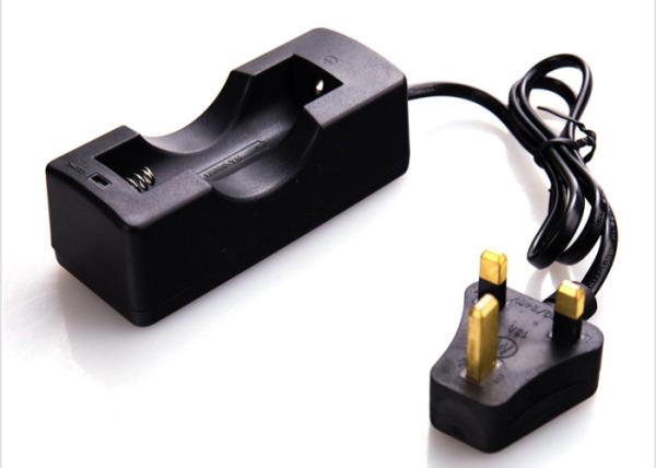 Original 915Y Plug In Battery Charger For 18650 Rechargeable Batteries CE Certificated
