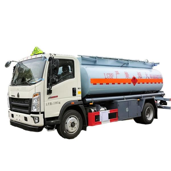 10000ltrs Fuel Truck Refuel Truck Capacity 4 - 6L Powered By Weichai / Chao Chai Engine