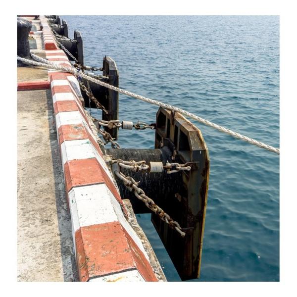 Standard Size YGCH400H 650*550*400mm Marine Super Drum Rubber Fender with Welcome OEM