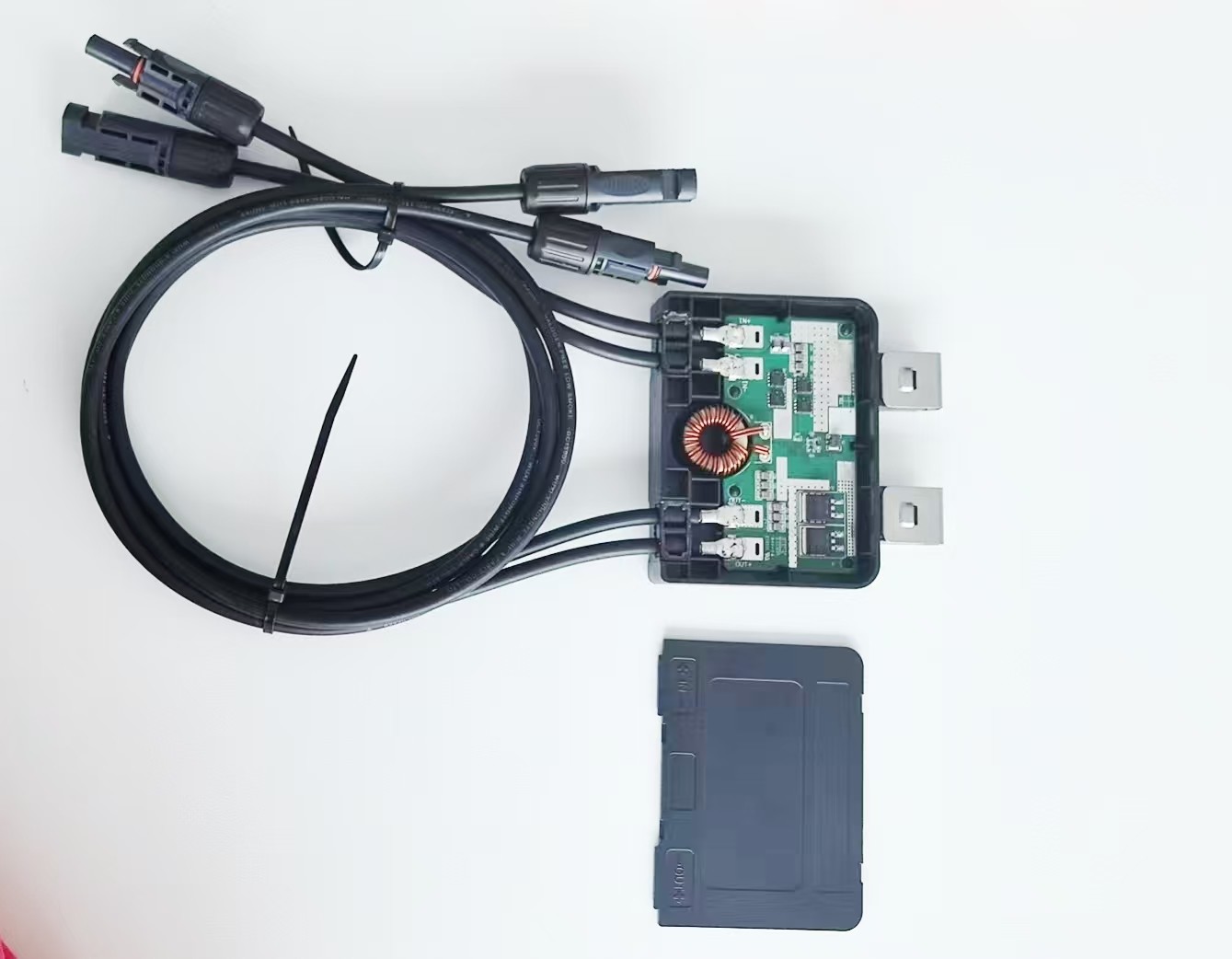 Оптимизатор фотоэлектрического модуля 1500 VDC Max с защитой от перенапряжения