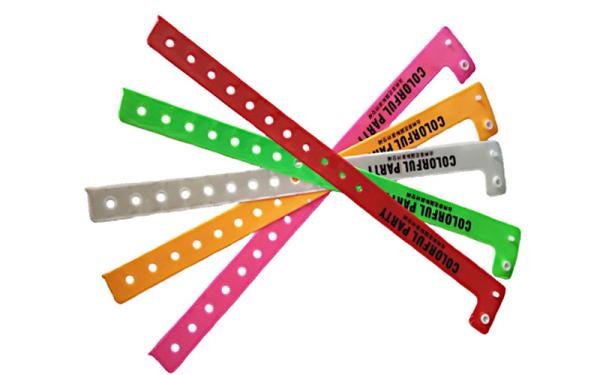 Waterproof Vinyl Custom Plastic Bracelets Imprinted Logo For Waterpark