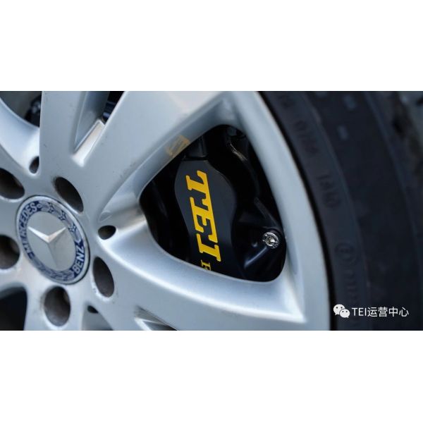 W204 Mercedes Big Brake Kit 17 Inch Car Rim Front 4 Piston Brake Kit Auto Brake System