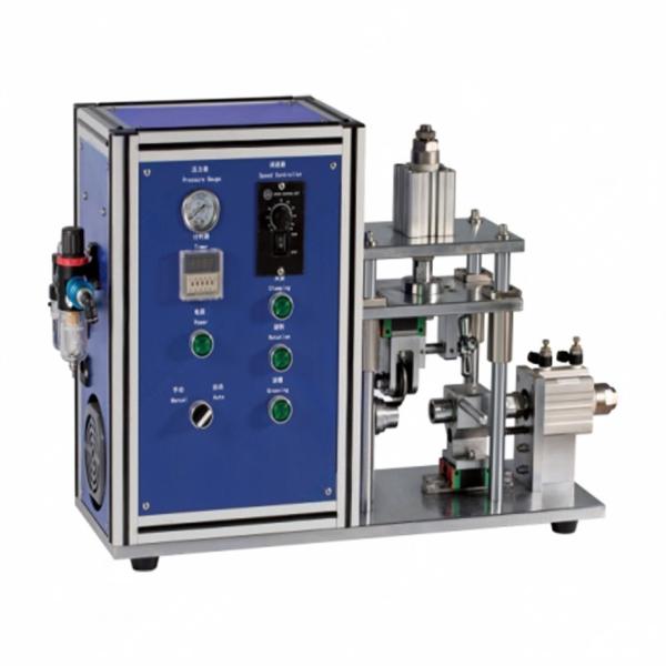 Machines de laboratoire à cellules de batterie cylindriques