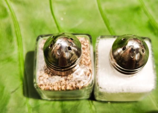Chasseuse à épices en verre de 17 ml Metalcraft avec couvercle métallique: qualité et capacité supérieures