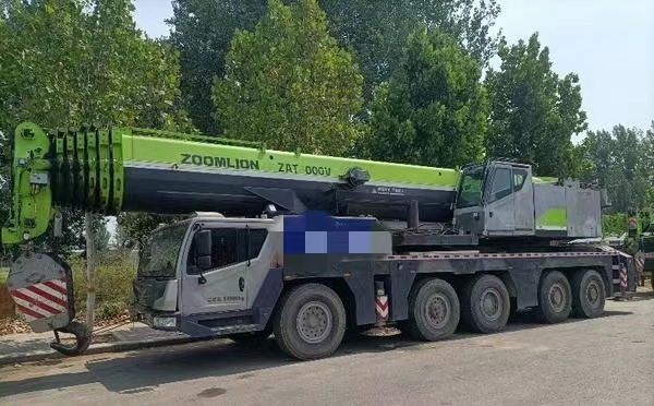 2020 Zoomlion 200T grúas de camión de segunda mano Maquinaria de elevación de todo terreno utilizada
