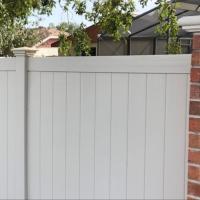 Panel de cerca de privacidad de vinilo blanco de 6x8 pies para patios residenciales